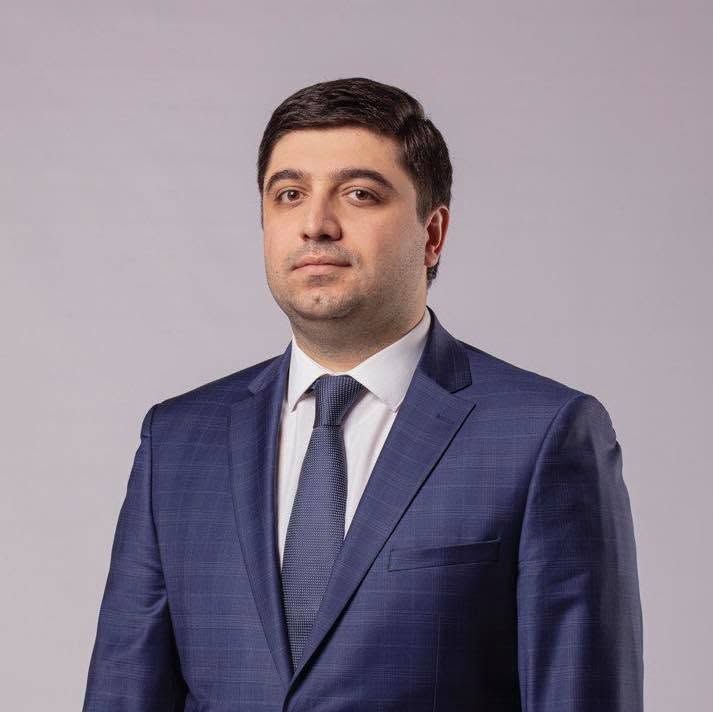 Депутат Вагаршак Акопян сложил мандат ради работы в частном секторе