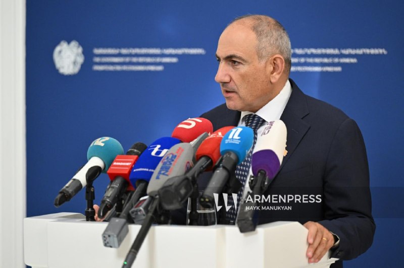 Премьер-министр Армении Никол Пашинян на брифинге в Ереване