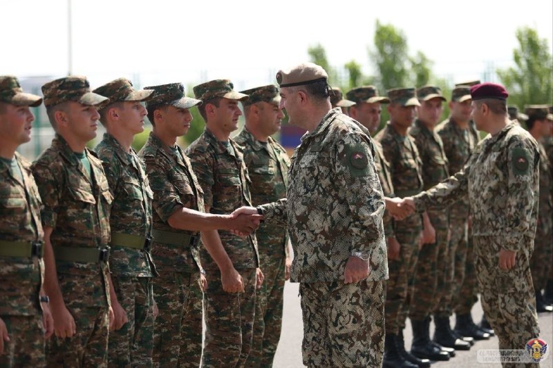 Эдвард Асрян принял присягу сержантов ВС Армении: подробности для Масиса
