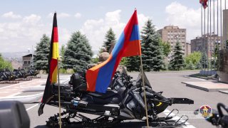 Германия передала Армении 16 снегоходов для армии: детали визита посла Буш
