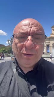 Актер Михаил Богдасаров восхитился зданием правительства Армении в Ереване