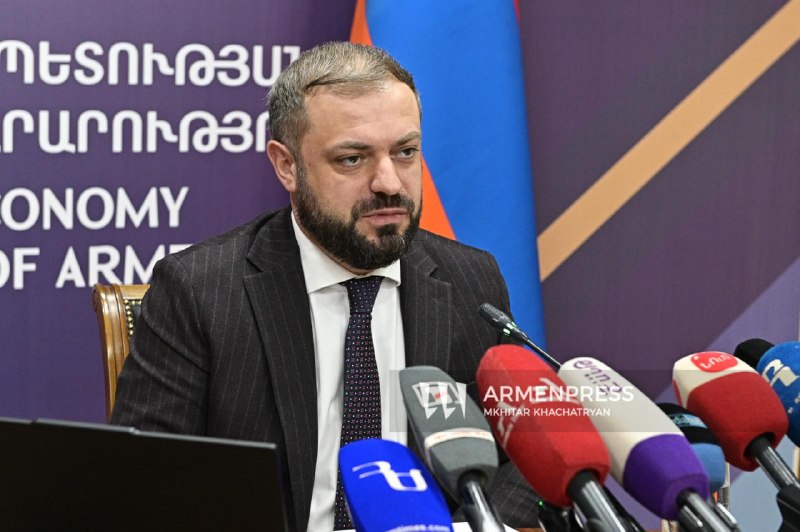 Минэкономики Армении опроверг слухи о письме Папояна Алиханову: приглашение на форум в Екатеринбург было