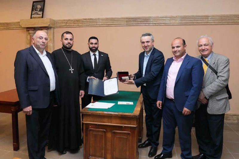 Уникальная вавилонская клинописная табличка передана в дар Матенадарану