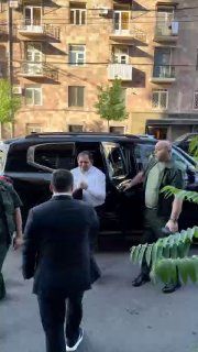 Сурен Папикян встретился с молодёжью «Гражданского договора» в Масисе