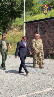 Выборы в Масисе: министр обороны Сурен Папикян встретился с участниками сборов