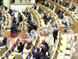Драка в парламенте Грузии: депутаты подрались после отчета Кобахидзе