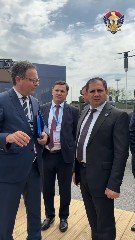 Глава Минобороны Армении Сурен Папикян встретился в Париже с Airbus и KNDS