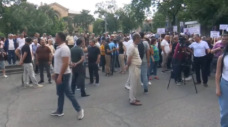 В Масисе обсуждают низкую явку на митинг оппозиции у Конституционного суда
