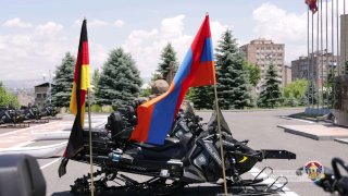 Армения получила 16 снегоходов из Германии для армии: заявление Сурена Папикяна